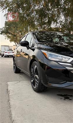 نيسان فيرسا